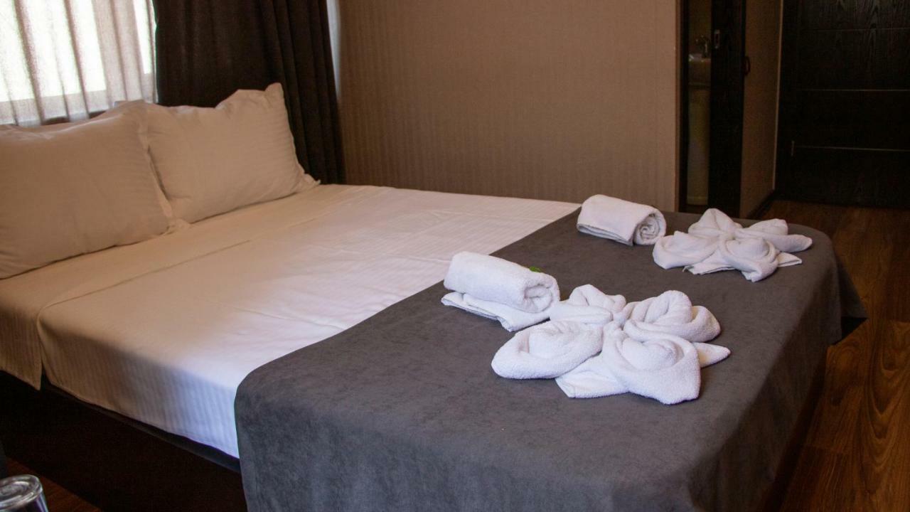 Hotel New Metekhi Tbilisi ภายนอก รูปภาพ